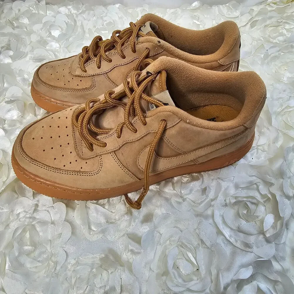 Nike Air Force 1 Low  Flax Older Kids  Boys  size 5.5